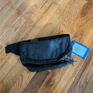 NWT Columbia belt bag